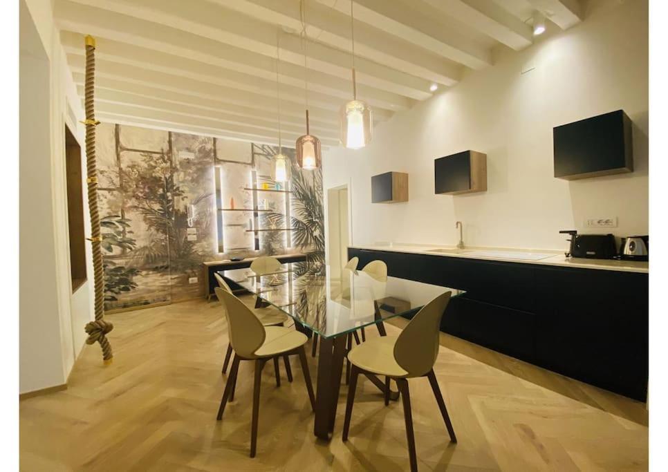 Sweet Time Venice, Luxury San Marco Frezzaria Apt! 外观 照片