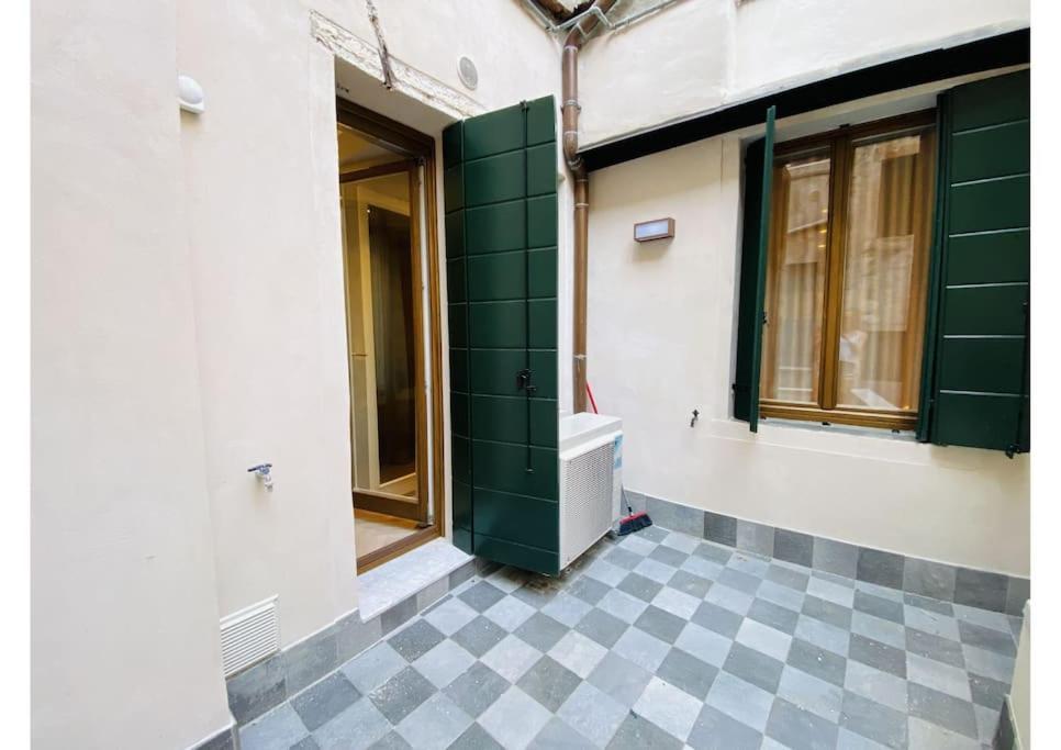 Sweet Time Venice, Luxury San Marco Frezzaria Apt! 外观 照片