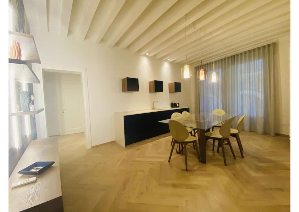 Sweet Time Venice, Luxury San Marco Frezzaria Apt! 外观 照片