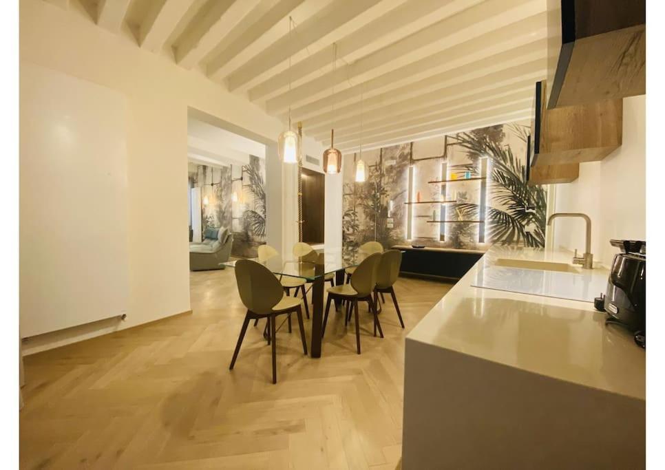 Sweet Time Venice, Luxury San Marco Frezzaria Apt! 外观 照片