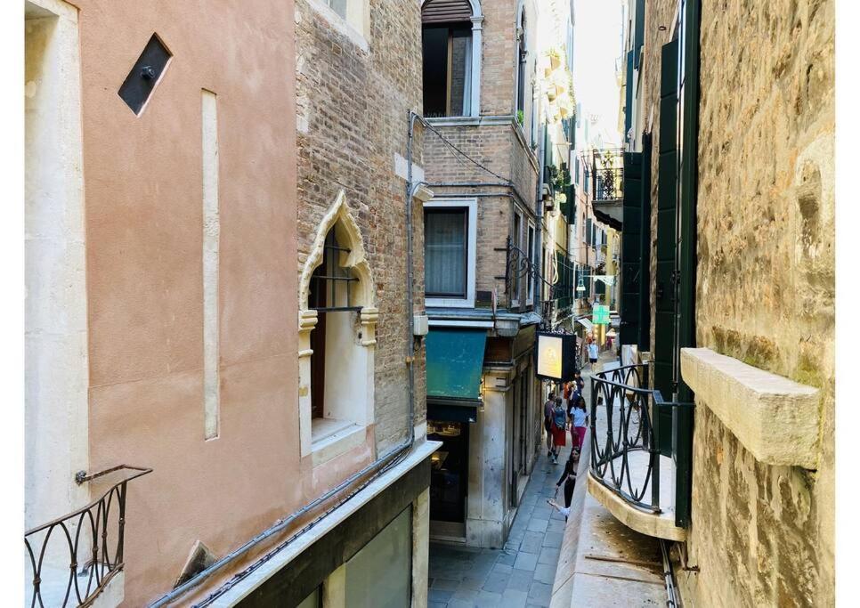 Sweet Time Venice, Luxury San Marco Frezzaria Apt! 外观 照片
