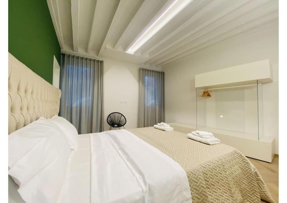 Sweet Time Venice, Luxury San Marco Frezzaria Apt! 外观 照片