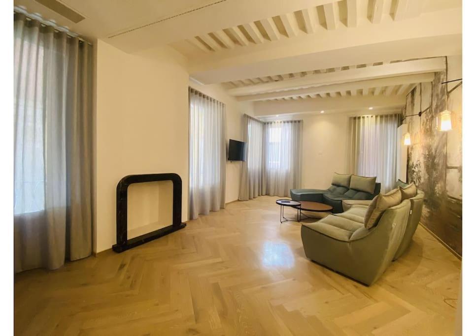 Sweet Time Venice, Luxury San Marco Frezzaria Apt! 外观 照片