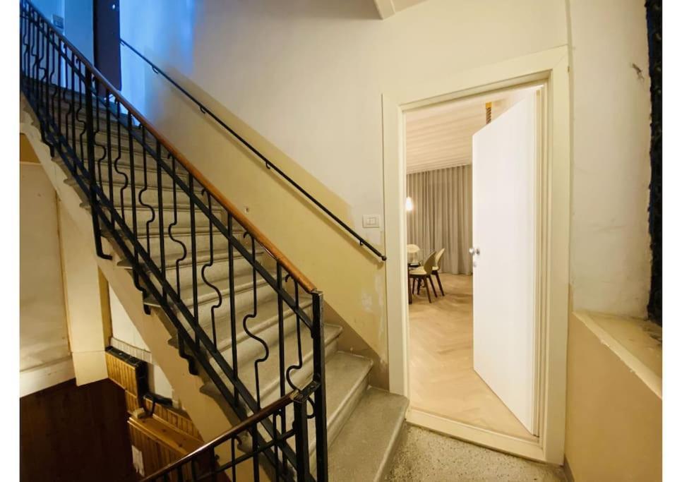 Sweet Time Venice, Luxury San Marco Frezzaria Apt! 外观 照片