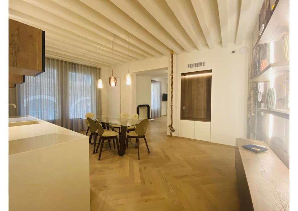 Sweet Time Venice, Luxury San Marco Frezzaria Apt! 外观 照片