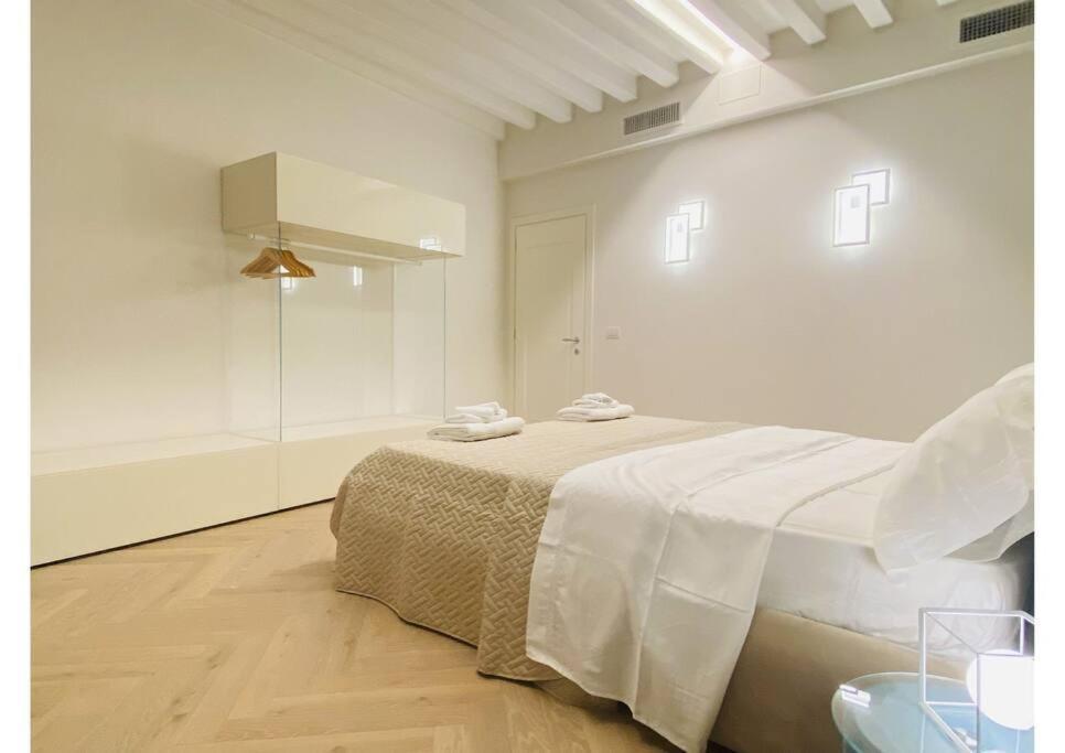 Sweet Time Venice, Luxury San Marco Frezzaria Apt! 外观 照片